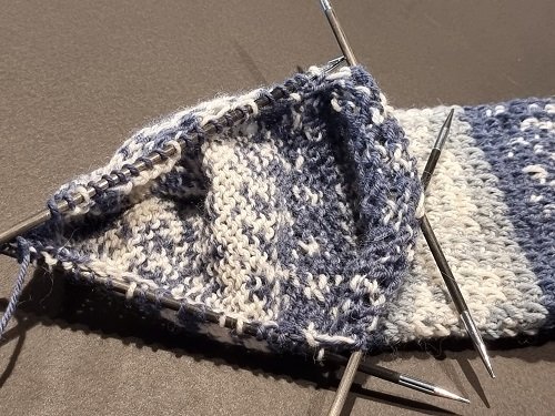 Blog-Inhaltsbild für 'Kostenlose Strickanleitung Norwegersocken'